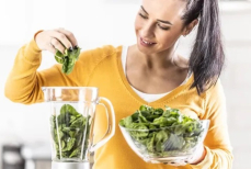 Подавляет аппетит, очищает печень, улучшает нервную систему. Все о пользе этой зелени для мужчин и женщин