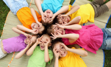 Названы признаки, по которым можно определить счастливого ребенка