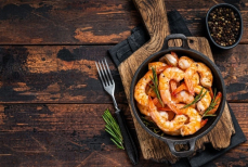 Блогер попал в чёрный список ресторана из-за чрезмерной любви к креветкам