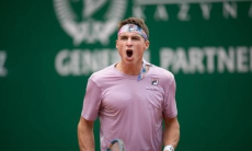 Казахстанский теннисист вышел в четвертьфинал турнира в Риме