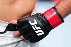 Стало известно об увольнении четырех бойцов из UFC