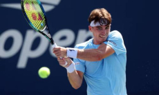 Теннисист из Казахстана два часа бился за полуфинал турнира в Риме