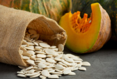 Тыквенные семечки — маленький продукт с большой пользой для мужского здоровья