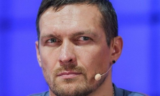 Усик отреагировал на слова Алимханулы о Головкине