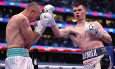 Отказавшийся драться с Алимханулы в Казахстане боксер отправил в нокдаун соперника «Канело»