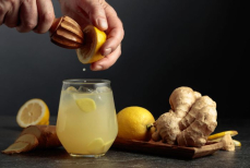 Названы группы людей, которым не стоит пить с утра воду с лимоном