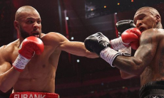 Громкий бой в весе Жанибека Алимханулы обернулся госпитализацией