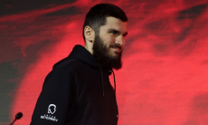 Артур Бетербиев рассказал, когда состоится бой с Джейком Полом