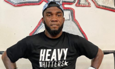 Чемпиону мира предложили место проведения боя с Жанибеком Алимханулы. Он дал ответ