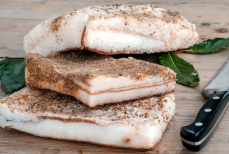 Как сало помогает победить зависимость от сладкого?