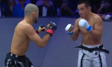Нокаутом закончился бой казахстанца с бывшей звездой UFC