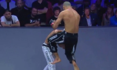 Видео брутального нокаута в поединке казахстанца и Мухаммада Мокаева