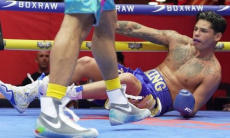 Сенсацией обернулся бой звездных боксеров за титул чемпиона мира