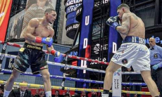 Бой между двумя чемпионами мира в США обернулся разгромом