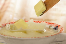 Полезна ли манная каша? Кому не стоит покупать крупу для приготовления завтрака