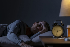 Как проблемы со сном влияют на риск злоупотребления алкоголем