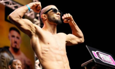 Казахстанец сразится с Мухаммадом Мокаевым в главном бою турнира в Дубае