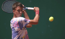 Казахстанский теннисист вышел в четвертьфинал турнира в Китае