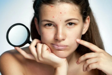 Эти ежедневные ошибки провоцируют прыщи и высыпания на лице. Дело не всегда в косметике