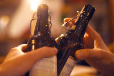 Назван самый опасный алкоголь — «убивает» сердце и нарушает гормональный баланс. Многие пьют его ежедневно