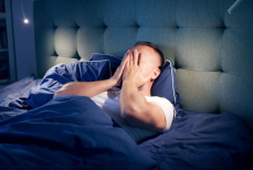 Внезапный толчок перед засыпанием. Учёные назвали новую причину гипнотических судорог