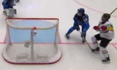 Шайба на 15-й секунде забита в матче Казахстана на ЧМ-2025. Видео