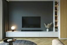 На какой высоте вешать телевизор в комнате — простые рекомендации