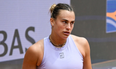 Арина Соболенко оскандалилась во время матча с неожиданным поражением. Видео