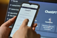 Кому в Казахстане закрыли доступ к ChatGPT и почему