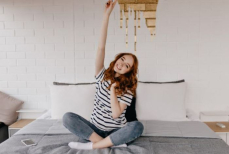 Сработает даже в «хрущевке». Как визуально поднять потолок в любой комнате