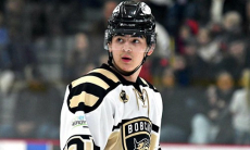 Клуб казахстанского хоккеиста потерпел поражение на старте полуфинальной серии