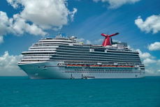 Женщина прожила три года на круизном лайнере. Как это изменило её жизнь?