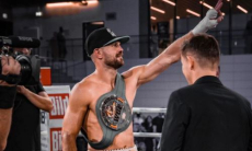 Бой боксера из Казахстана за титул WBO с быстрым нокдауном завершился решением судей