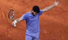 Неожиданным разгромом завершился финал Синнер — Алькарас на турнире в Риме