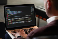 Аферисты научились использовать ИИ, чтобы обманывать людей на казахском языке