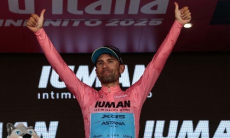 Гонщик «Астаны» высказался о розовой майке на «Джиро д’Италия»