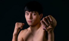 Казахстанский боец сделал заявление перед поединком на историческом турнире UFC