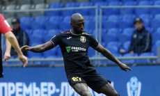 Бразильский футболист сыграл 100-й матч в КПЛ