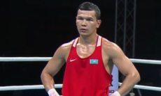 Разгром решил исход первого боя казахстанца на топ-турнире по боксу в Бангкоке