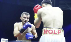 «Там все было заряжено — как по судьям, так и по рефери». Казахстанский боксер высказался о грязном ударе соперника