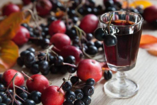 «Сосуды как у 20-летнего». Эту ягоду в саду едят все долгожители