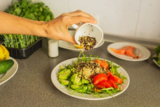 Врач назвала семь продуктов, содержащих больше клетчатки, чем семена чиа