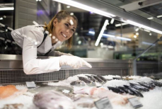 Названа недорогая рыба, которая намного полезнее лосося. И это не скумбрия