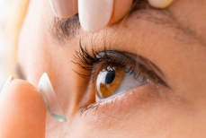 Учёные разработали контактные линзы, которые позволяют людям видеть в темноте