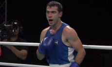 Разгромом завершился бой Джалолова за медаль престижного турнира по боксу с участием Казахстана