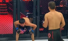 Молниеносным нокаутом казахстанца завершился бой ММА