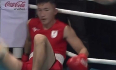 Зверским нокаутом закончился бой казахского боксера на топ-турнире. Видео