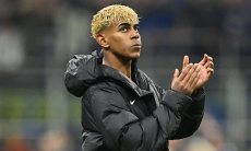 Стала известна зарплата Ямаля по новому контракту с «Барселоной»