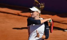 Елену Рыбакину на разгроме «отправили» в третий круг «Ролан Гаррос»