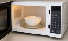 Неожиданный риск — разогрев этого продукта повторно может привести к отравлению